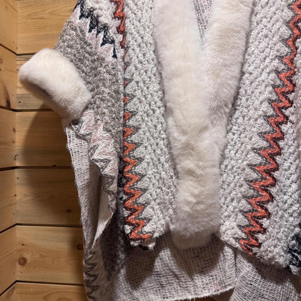 Boho Faux Fur‎ Trim Knit Poncho Wrap Zigzag Cream Orange Grey Festival - Picture 3 of 6